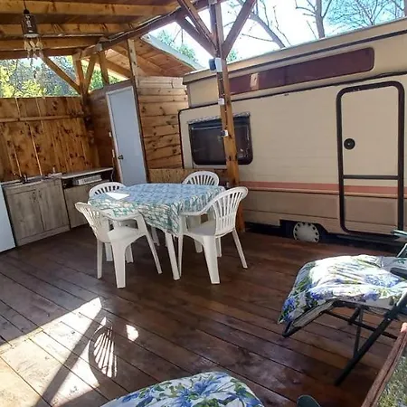 Каравана Мая Camping